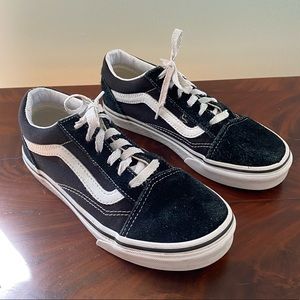 Vans Black Old Skool Low Tops Kids Size 3.0